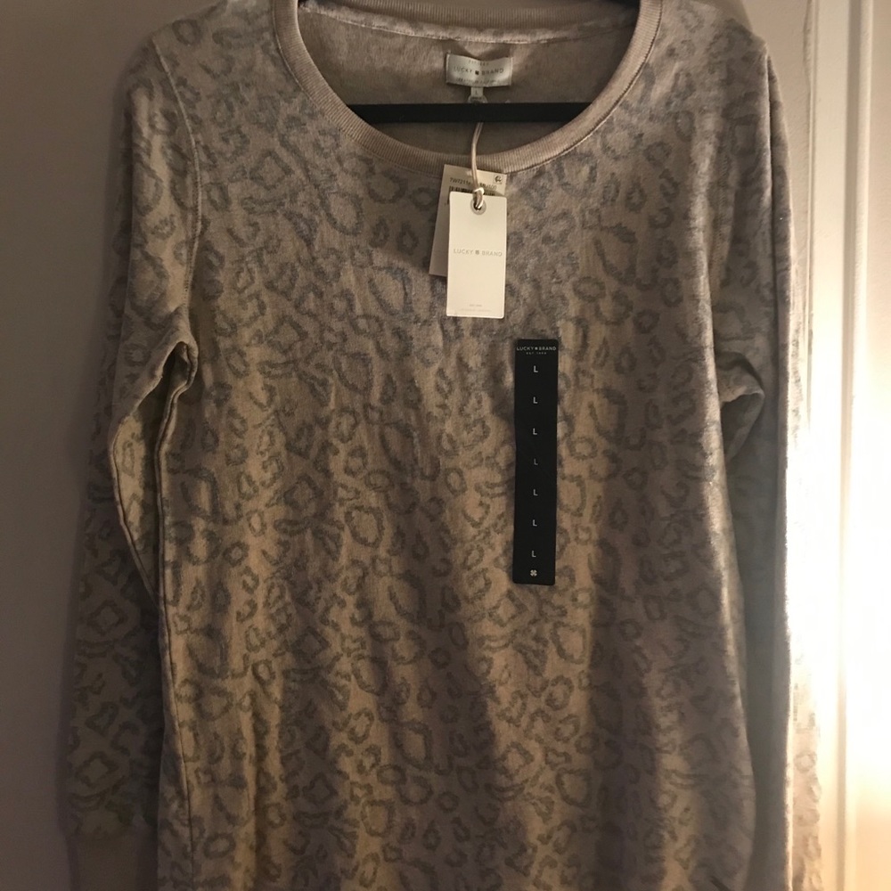 Lucky Brand crew neck sweatshirt size lrg. Nwt